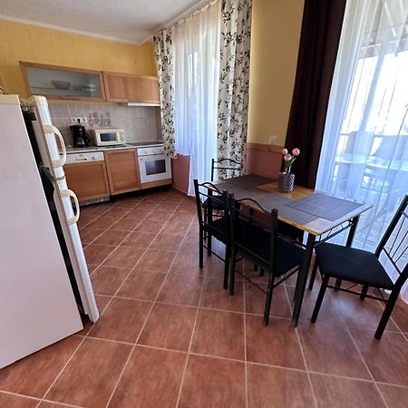 Aranyeso Apartman ไฮจ์ดุสโซบอสโล ภายนอก รูปภาพ
