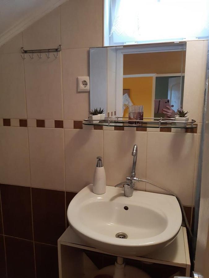 Aranyeso Apartman ไฮจ์ดุสโซบอสโล ภายนอก รูปภาพ