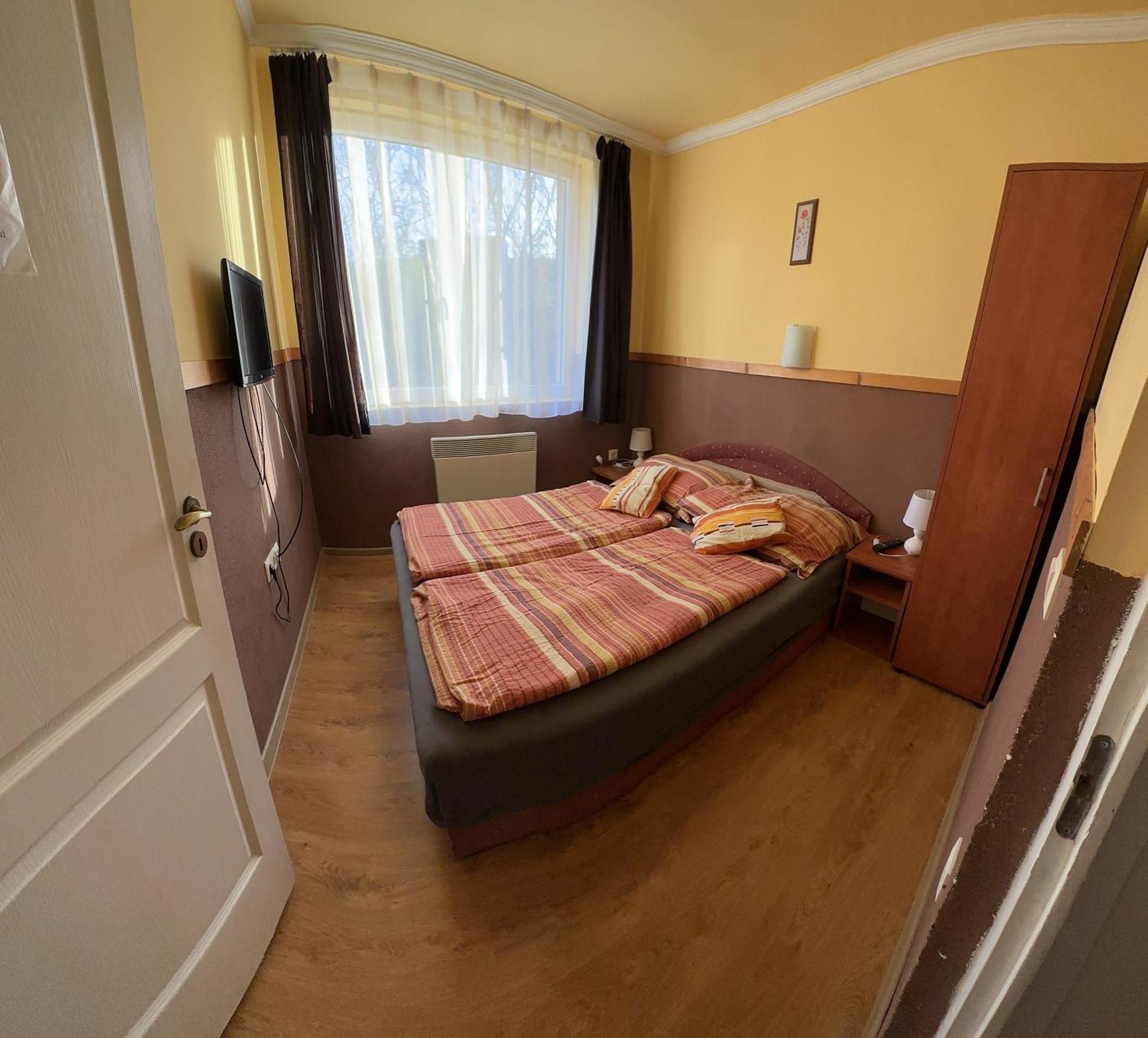Aranyeso Apartman ไฮจ์ดุสโซบอสโล ภายนอก รูปภาพ